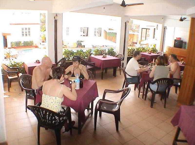 Ticlo Resorts Calangute Luaran gambar