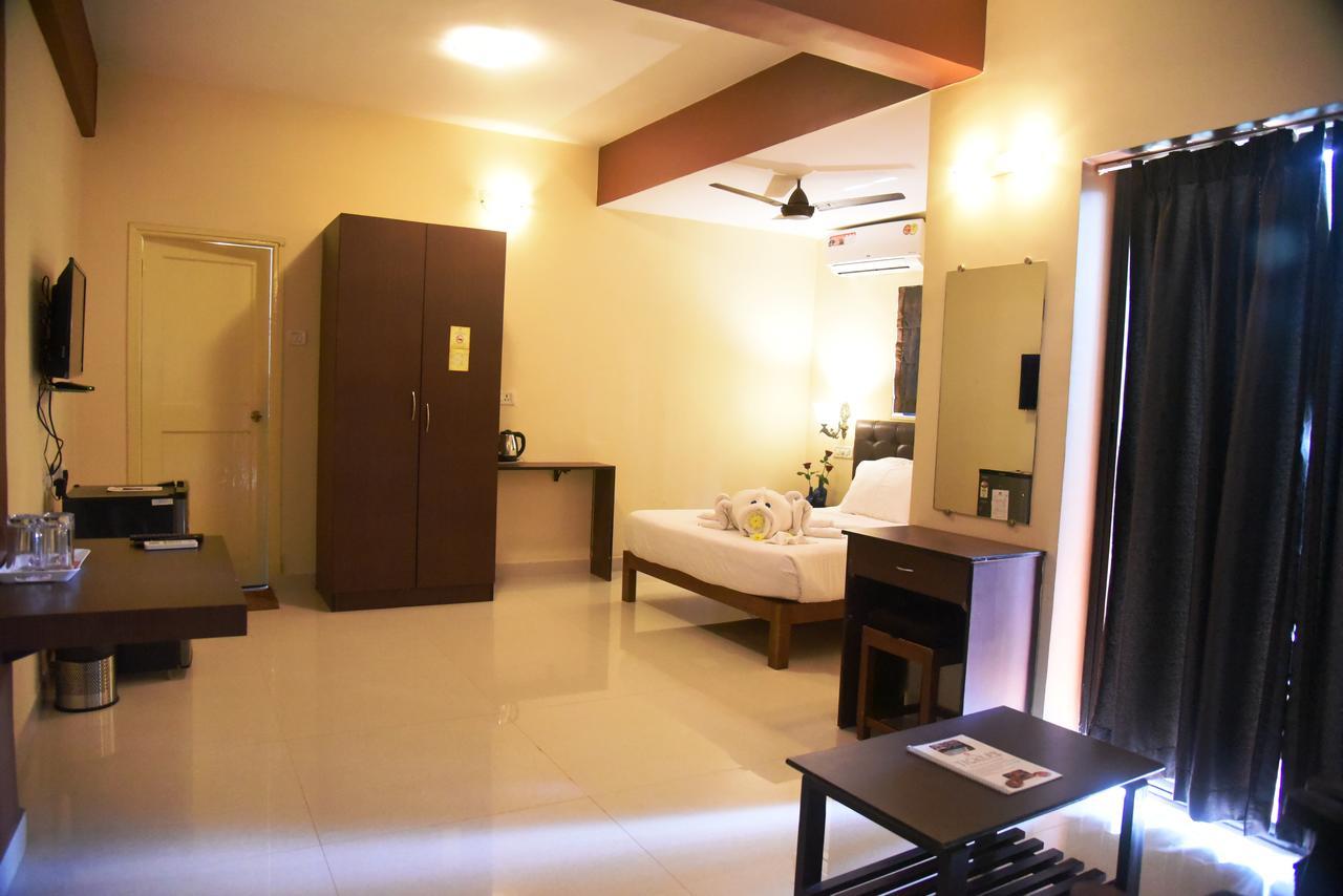 Ticlo Resorts Calangute Luaran gambar